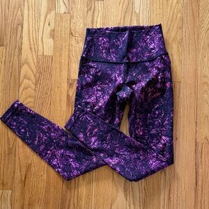 Lululemon sz 4 Wunder Under Hi-Rise Tight 28" Leggings like new condition